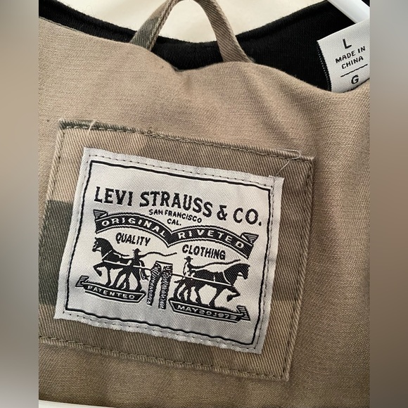Levi Strauss & Co. Camo Hooded Jacket - Picture 6 of 6